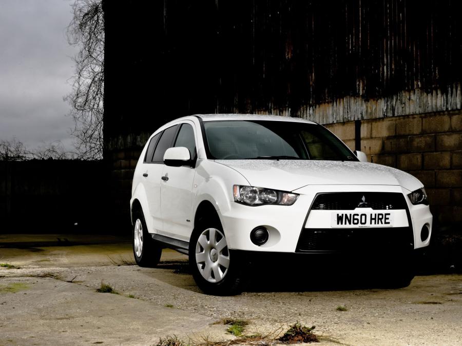  Mitsubishi Outlander Van 2010 года  (UK) (фото 8 из 12)